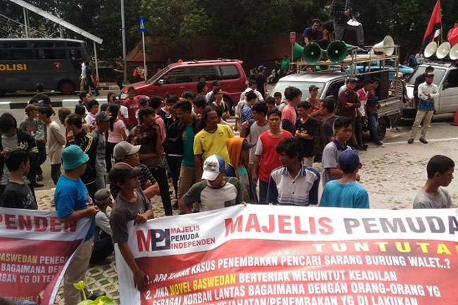 Aksi Demo Novel Baswedan di KPK Diduga Massa Bayaran