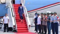 Tiba di Kualanamu, Presiden Silaturahmi Dengan Tuan Guru Babussalam