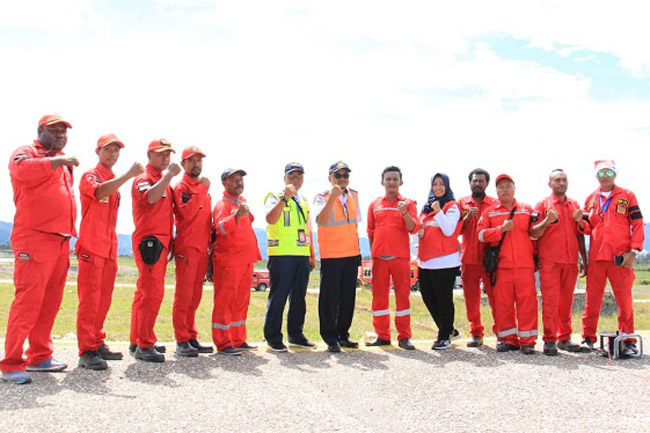 Simulasi Penanggulangan Keadaan Darurat di Bandara Waghete