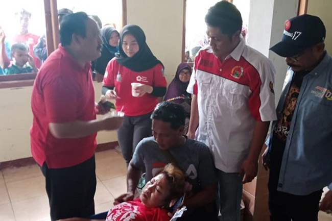 Bupati Pangandaran Kunjungi Pengobatan Gratis Relawan Jokowi-Makruf