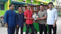 Dema IAI As'adiyah Sengkang Sumbangkan Buku ke Gerobak Baca