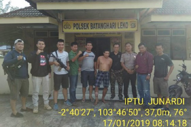 Tengok Istri Ketiga, Maling Sapi Ini Dibawa ke Polsek Batang Hari Leko