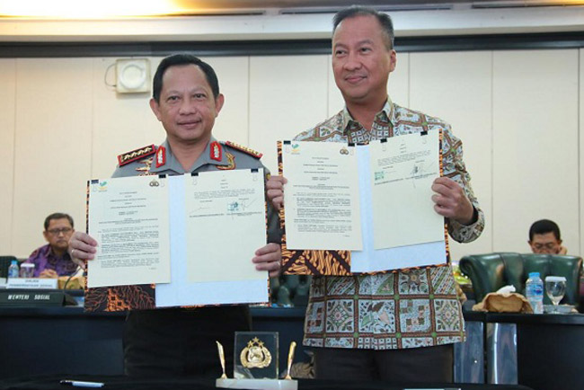 Kapolri-Kememsos Tandatangani Nota Kesepakatan Bersih KKN