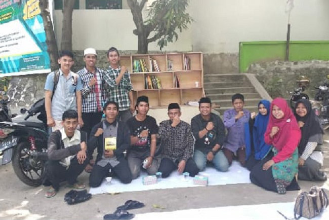 Kru Sahabat Gerobak Baca