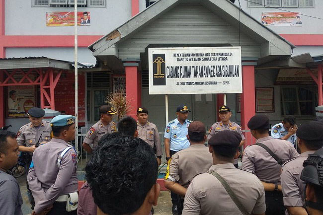Polres Tapanuli Selatan Sterilisasi Rutan Sibuhuan