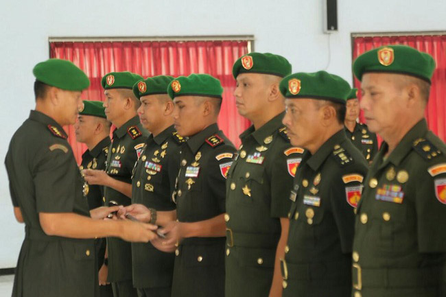 Dua Dandim Jajaran Korem 071 Wijayakusuma Diserahterimakan