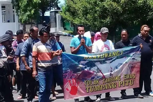 Unjuk Rasa Tambang, Warga Pesanggaran Minta DPRD Buat Pansus