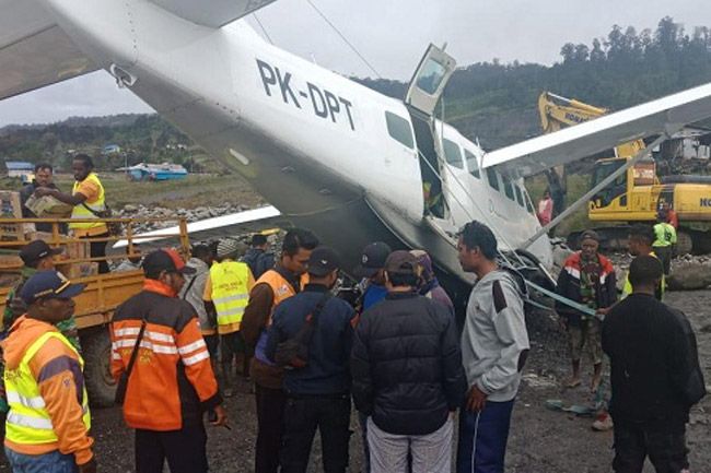 Over Runwai Pesawat Caravan Menabrak Tumpukan Batu di Ilaga Papua