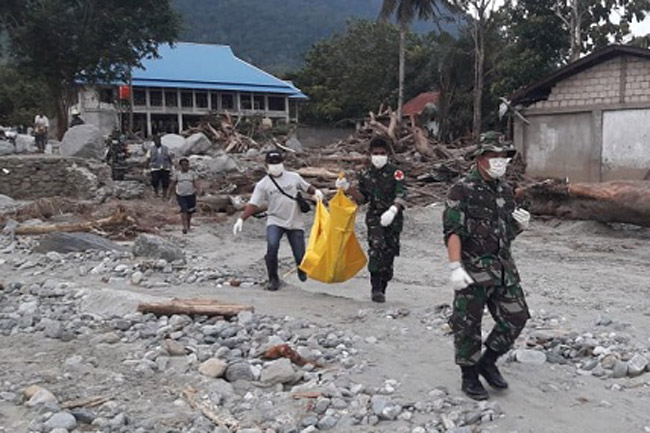 Tim Evakuasi Kembali Temukan Dua Jasad Korban Banjir di Sentani