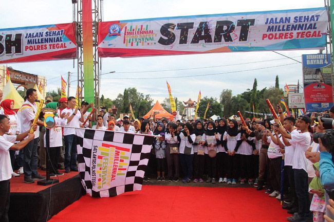 Danrem 071/Wk Hadiri Millennial Road Safety Festival Polres Tegal