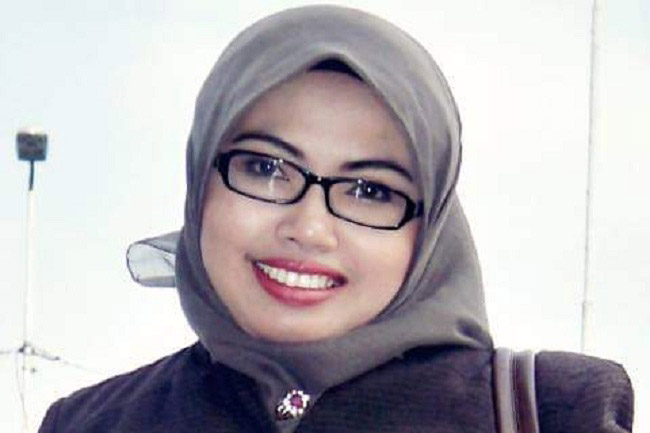 Pelacur Intelektual. Opini Malika Dwi Ana