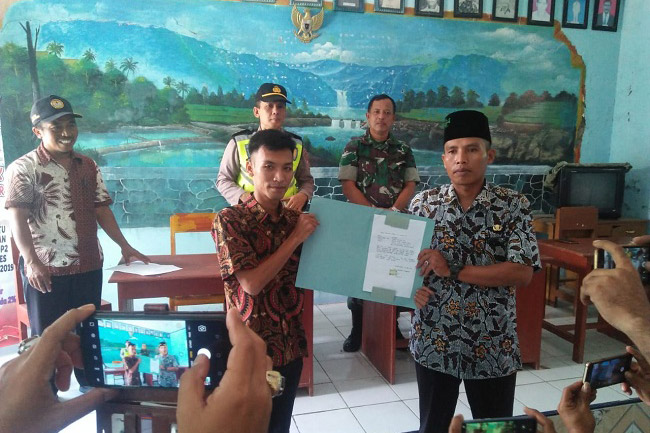 Diduga Selewengkan APB Desa, Kepala Desa Tambakserang Mundur