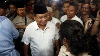 Bawakan Nasi Padang, Prabowo Tak Diizinkan Jenguk Eggi dan Lieus