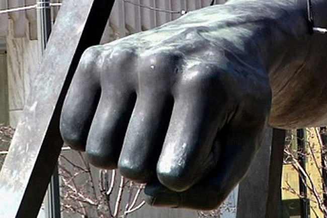 Persamaan People Power 2019 dan Tragedi 1998. Oleh: Dimas Huda