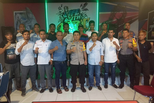 Usai Pleno KPU Muna, Kapolres Muna Gelar Santap Siang Bersama