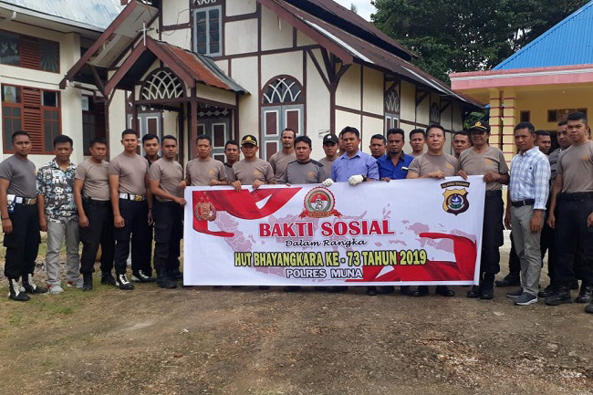 Dalam Sehari, Polres Muna Gelar Tiga Bakti Sosial Sekaligus
