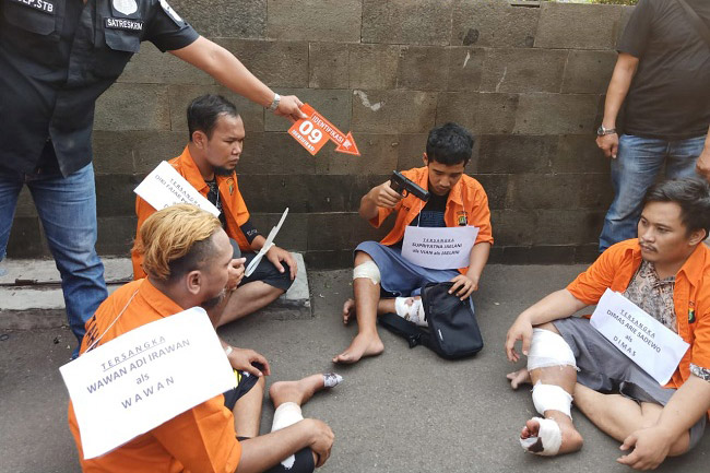 Kepolisian Gelar Pra Rekonstruksi Penjarahan Mobil Brimob