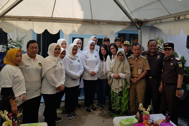Foto Ikatan Istri Jaksa Resmikan Renovasi MCK di 5 Wilayah Jakarta