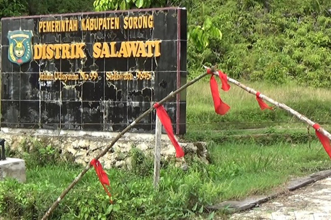 Wakil Bupati Sorong Buka Palang Masyarakat Adat Suku Moi Distrik Salawati