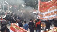 Aksi Himpunan Aktifis Milenial Indonesia Dukung Revisi Berakhir Ricuh