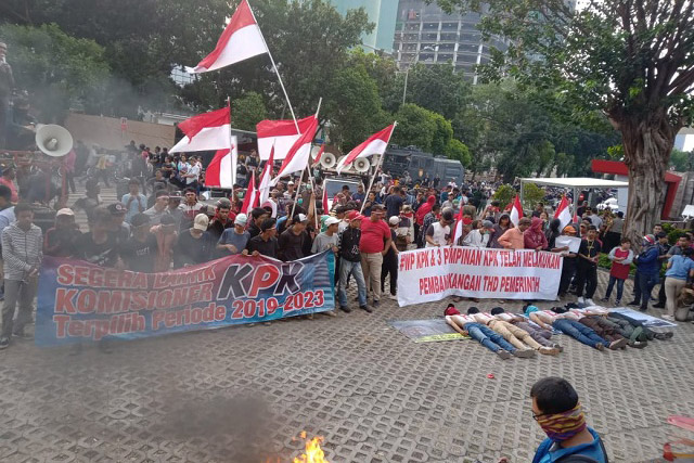 Himpunan Aktivis Milenial Indonesia: Pimpinan KPK Berkhianat