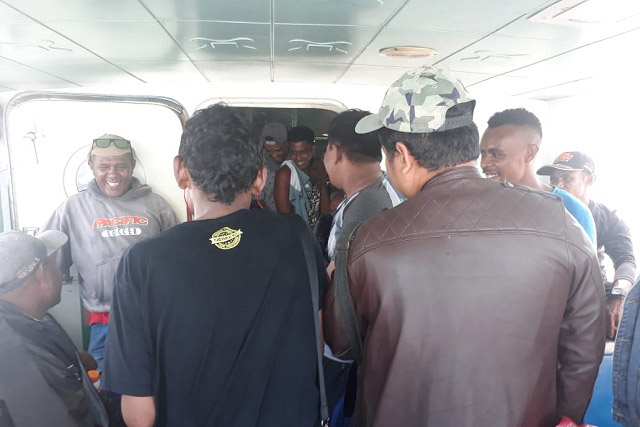 Masyarakat Keluhkan KM Express Bahari 88 Over Kapasitas