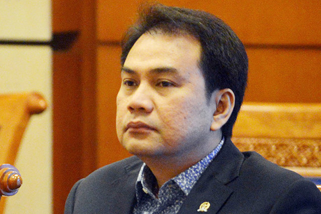 Pendemi Virus China. Sebuah Opini Azis Syamsuddin