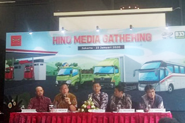 Kendaraan Hino Siap Gunakan Bahan Bakar B30