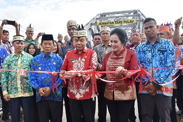 Peresmian Jembatan Sare Pulau di Kapuas Dihadiri Anggota DPR RI