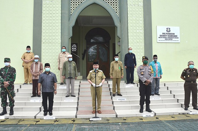 Bupati Kapuas Himbau Pengurus Masjid Tak Gelar Sholat Jumat