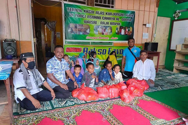 Rumah Sandi Uno Indonesia Bagikan Sembako Kemanusiaan di Raja Ampat