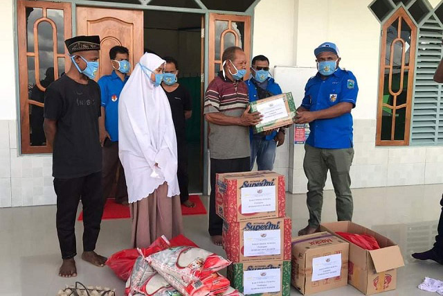 DPD KNPI Kota Sorong Berbagi Sembako dan Masker ke Dua Panti Asuhan