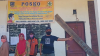 Warga Banggai Segel Kantor Desa, Anggap Plt Kades Tak Adil Atur BLT