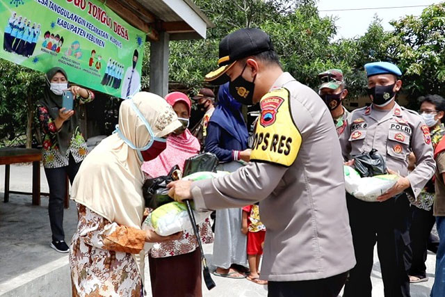 Kapolres Kebumen Sambangi Desa Tangguh Siaga Covid-19