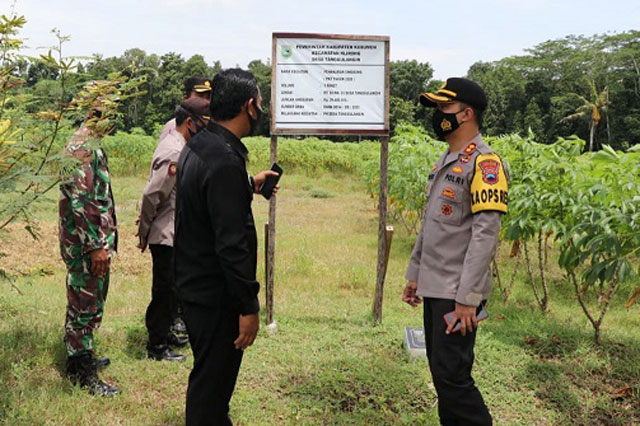Kapolres Kebumen Sambangi Desa Tangguh Siaga Covid-19