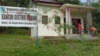 Dewan Adat Distrik Konhir Palang Jalan dan Kantor Distrik Dewan Adat Distrik Konhir Palang Jalan dan Kantor Distrik