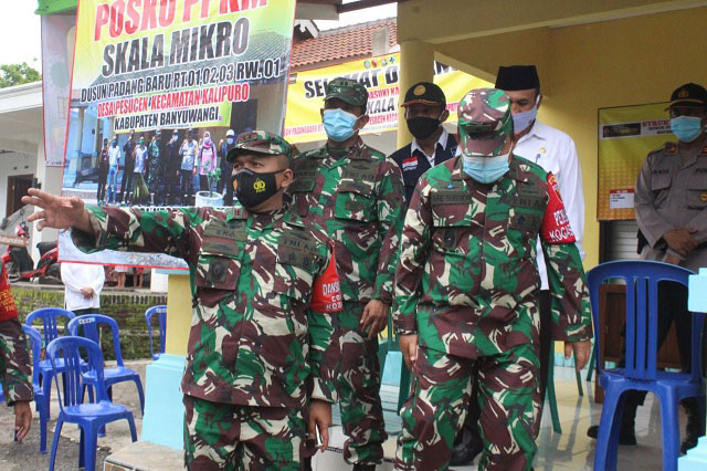 Dampingi Irdam V Brawijaya, Dandim Banyuwangi Tinjau Posko PPKM