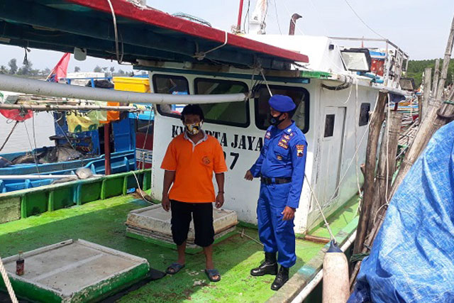 Dukung Wisata Pantai, Sat Polair Polres Kebumen Intensifkan Operasi Yustisi dan Bagikan Masker