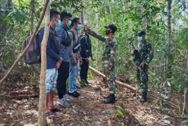 Satgas Pamtas Yonif 642 Kembali Amankan Pekerja Migran Indonesia Ilegal