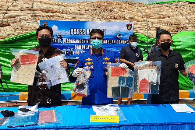 Polairud Polda Kalbar Gagalkan Penyelundupan 100 Ton Rotan Ilegal