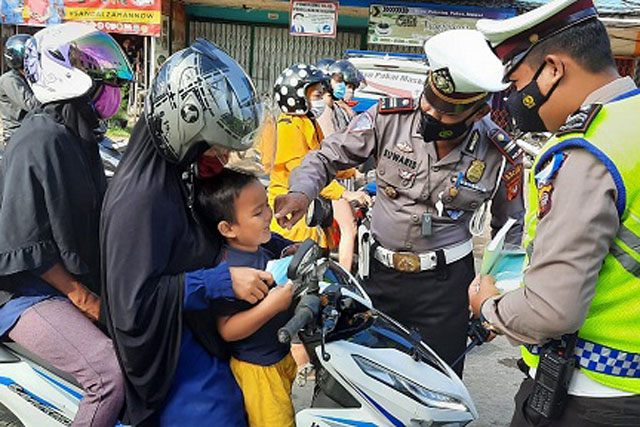 Operasi Keselamatan Kapuas 2021, Satlantas Polres Melawi Gelar Aksi Simpatik