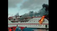 KMP Karya Indah Terbakar Saat Bertolak Dari Pelabuhan Ternate KMP Karya Indah Terbakar Saat Bertolak Dari Pelabuhan Ternate