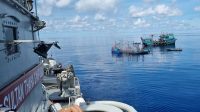 TNI AL Selamatkan 27 ABK KM Sinar Mas Yang Terbakar di Laut Natuna