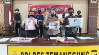 Percaya Anak Kandungnya Keturunan Genderuwo, Sepasang Orangtua Tenggelamkan Anaknya Hingga Meninggal Percaya Anak Kandungnya Keturunan Genderuwo, Sepasang Orangtua Tenggelamkan Anaknya Hingga Meninggal