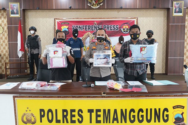 Percaya Anak Kandungnya Keturunan Genderuwo, Sepasang Orangtua Tenggelamkan Anaknya Hingga Meninggal