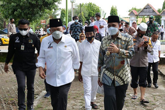 Ketua DPD RI Sesalkan Warga Bakar Kantor Desa Diduga Dipicu Dana BLT Dipotong