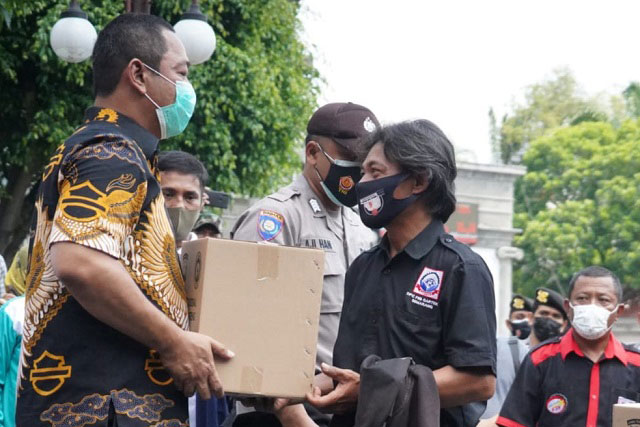 May Day Di Semarang, Kapolda Jateng Hadiahkan Seribu Paket Sembako