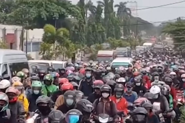 Balon Mobilitas Sosial. Opini Josef H Wenas