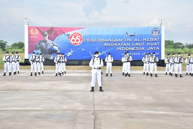 Kasal Pimpin Upacara HUT Ke-65 Penerbangan TNI Angkatan Laut