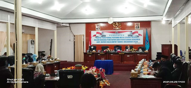 DPRD Raja Ampat Terima Pengesahan LKPJ Bupati TA 2020